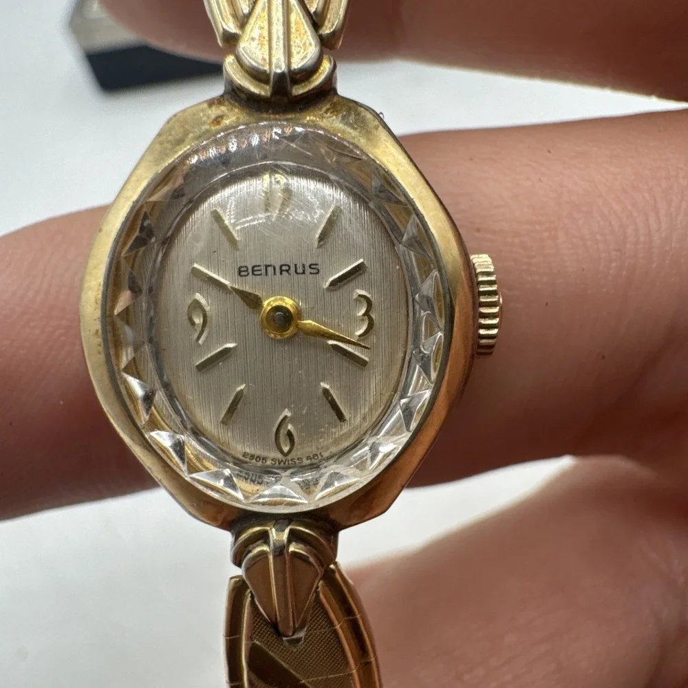 Benrus 1940-50s Vintage Unique 10K Rolled Gold Bezel Womans Wrist Watch Working